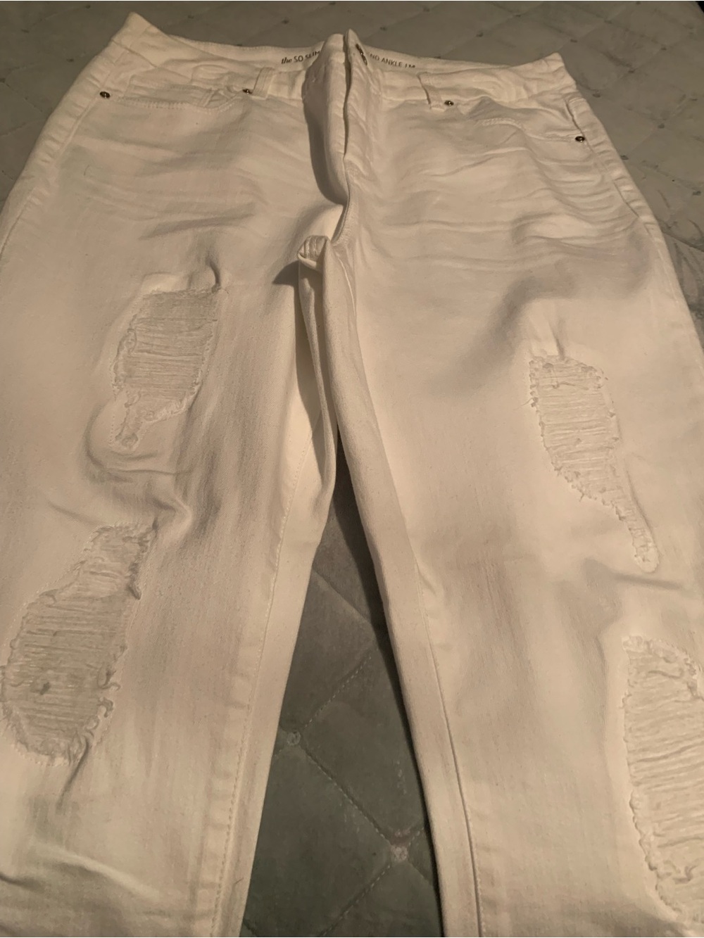 Chicos White Distressed stretchy Women's Jeans